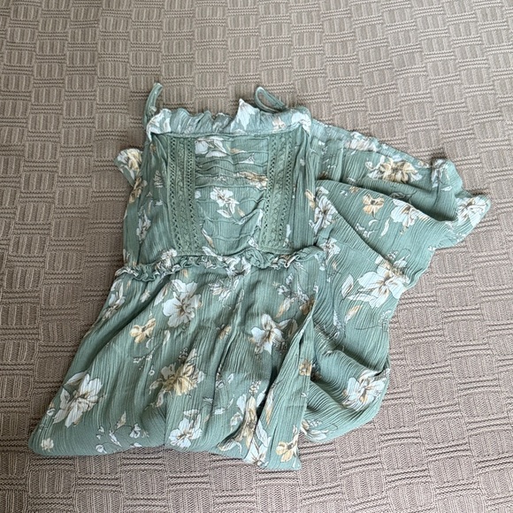 Promesa Sage Green Floral Maxi Dress with White and Yellow Flowers - Picture 10 of 10